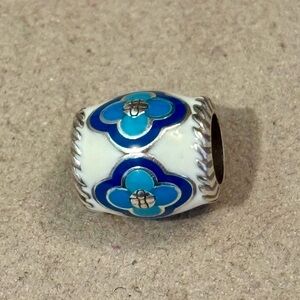 🆕Listing 🆕 Brighton Casablanca bead Enameled blues on white with silver Retired